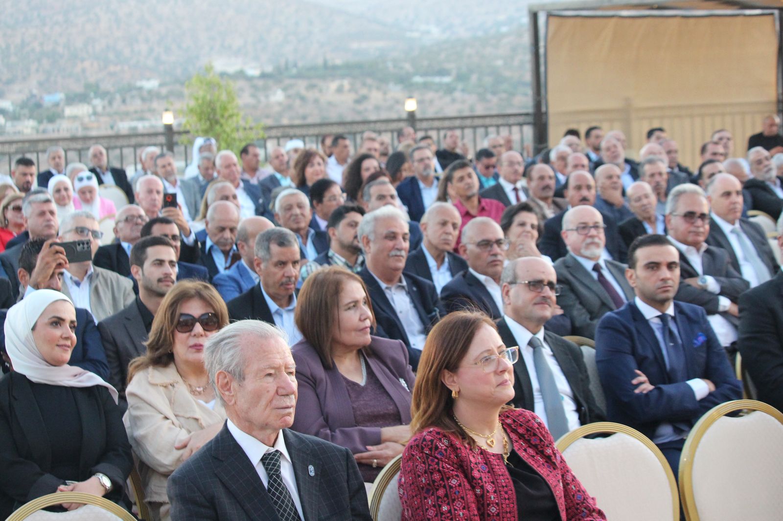 حفل اشهار كتاب “وكأني لا زلت هناك” للدكتور صبري الربيحات .. فيديو وصور