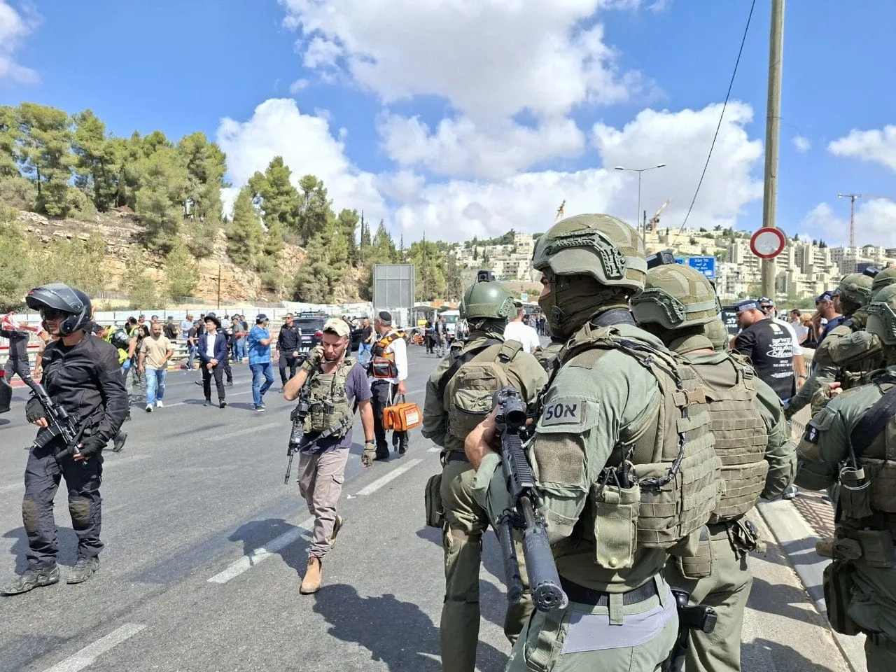 صورة حول : آخر مستجدات عملية إطلاق النار شمال القدس المحتلة آخر مستجدات عملية إطلاق النار شمال القدس المحتلة