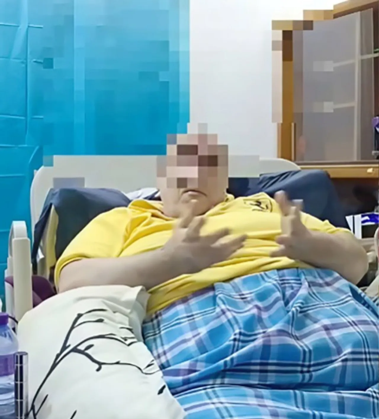 بحريني يتجاوز وزنه 220 كيلوغرامًا.. يبحث عن أمل لإنقاذ حياته