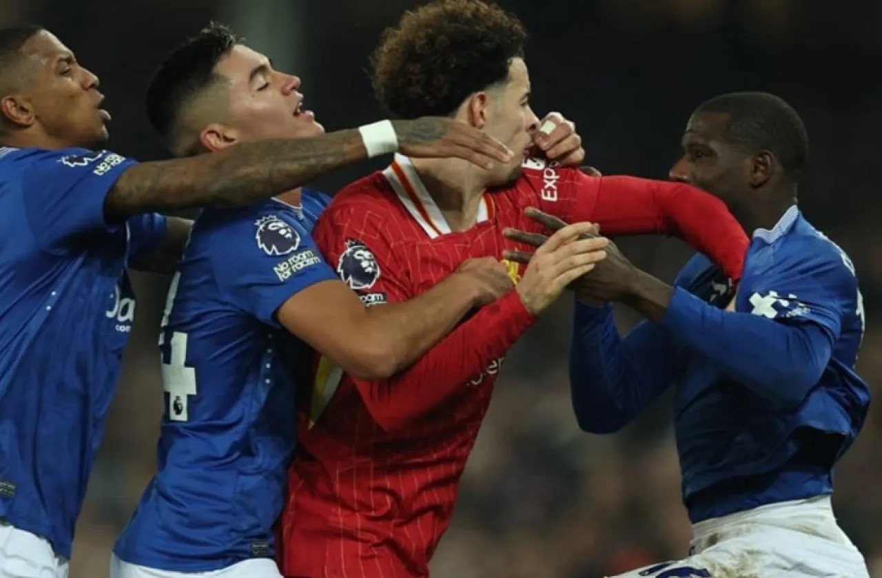 الطقس يهدد إقامة ديربي ميرسيسايد في موعده