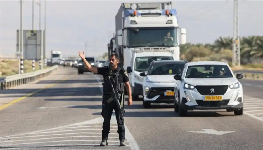 صورة حول : مصادر تؤكد: السائقين الأردنيون خارج الأراضي المحتلة بعد حادثة الكرامة مصادر تؤكد: السائقين الأردنيون خارج الأراضي المحتلة بعد حادثة الكرامة