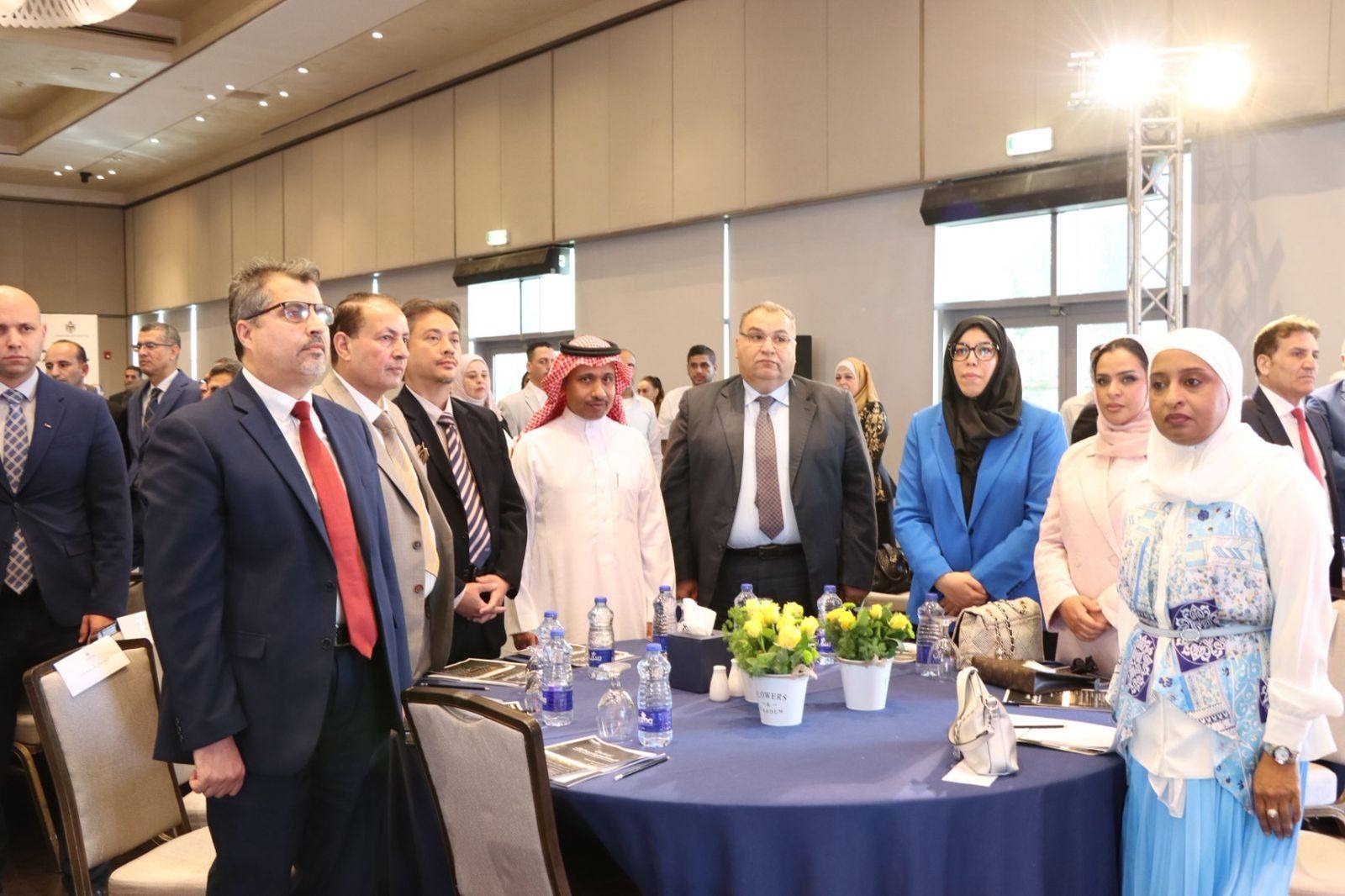 وزير التعليم العالي يكرّم طالب جامعة البترا محمد حورانية في حفل "أنتم سفراء الأردن"