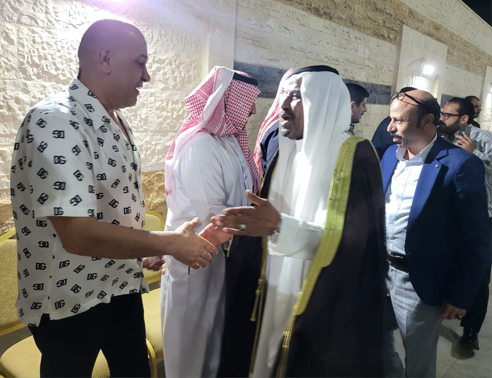 رجل الأعمال ناصر سعيد الركيبات يستقبل المهنئين بنجاح عملية زراعة الكلى