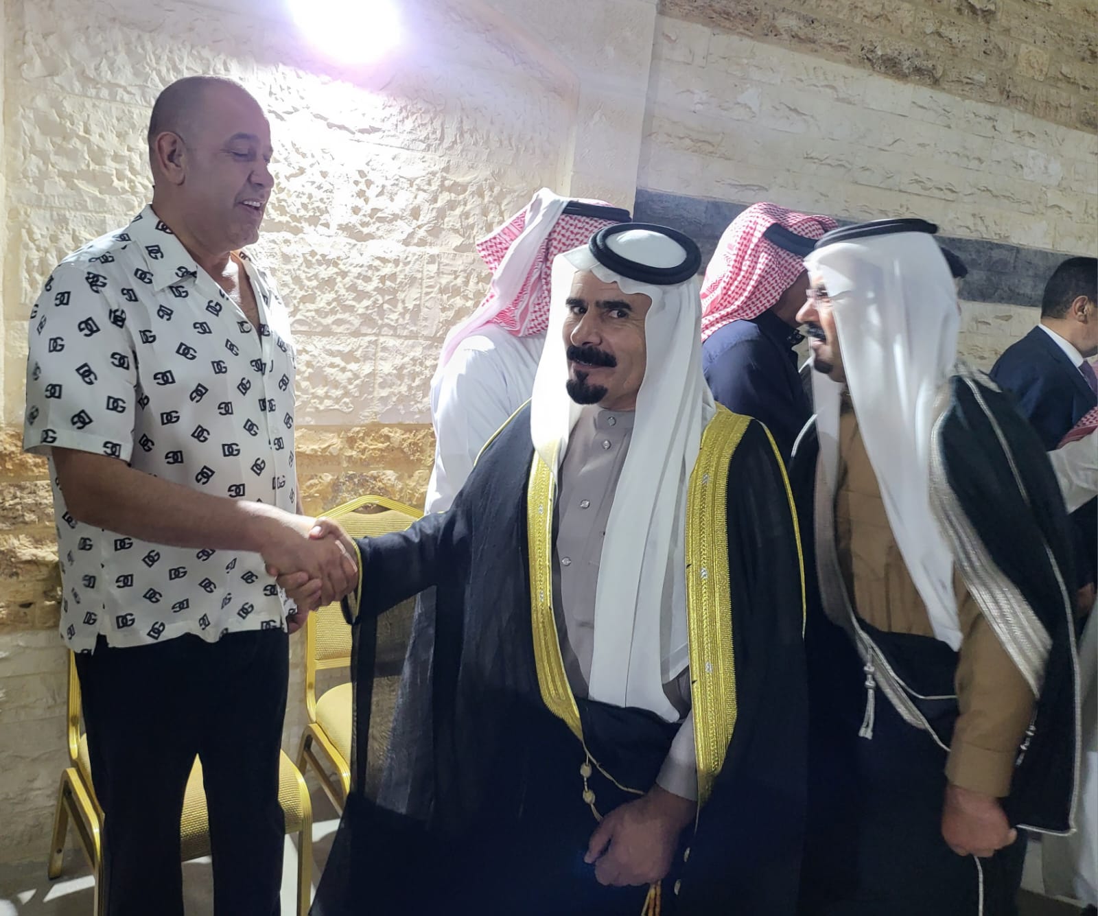 رجل الأعمال ناصر سعيد الركيبات يستقبل المهنئين بنجاح عملية زراعة الكلى