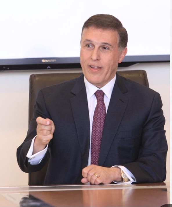 أكمل النجاح: القاضي يروي تفاصيل رحلة اقتصادية ملهمة