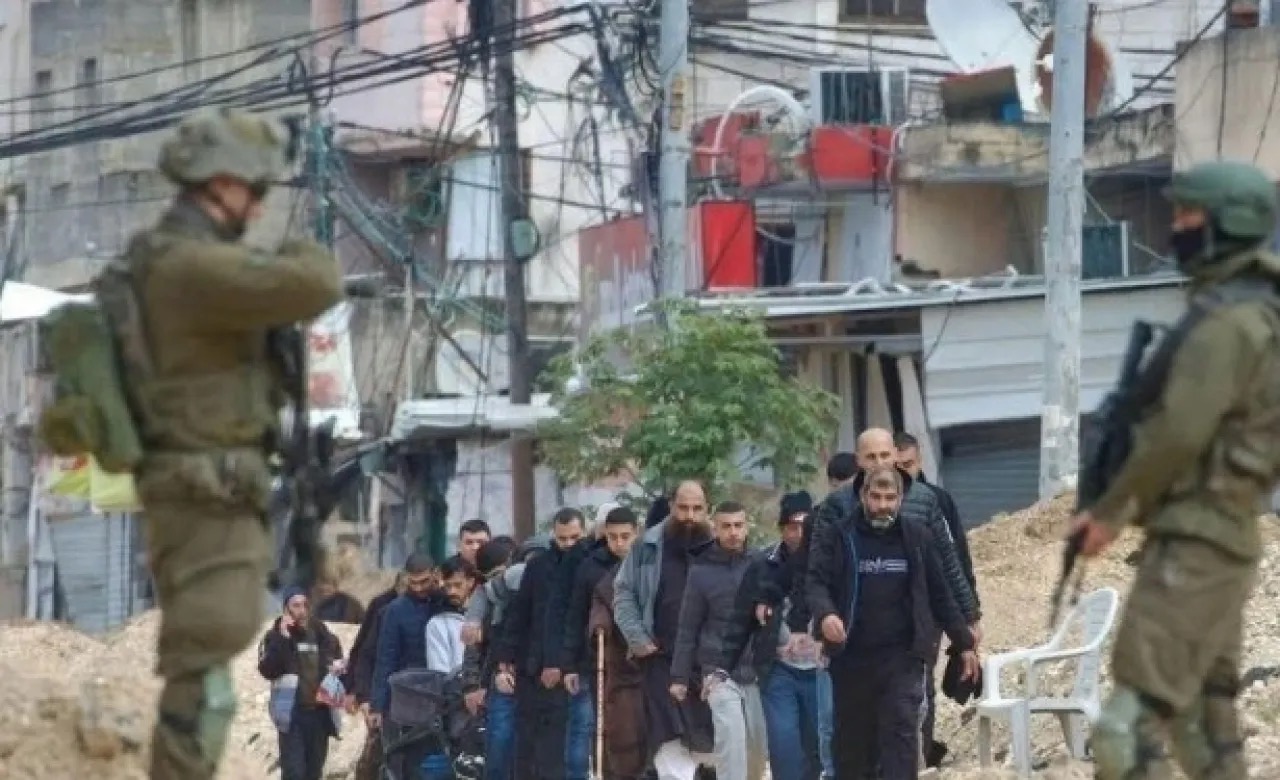 الاحتلال يهجّر 25 ألف مواطن من مخيمي طولكرم ونور شمس