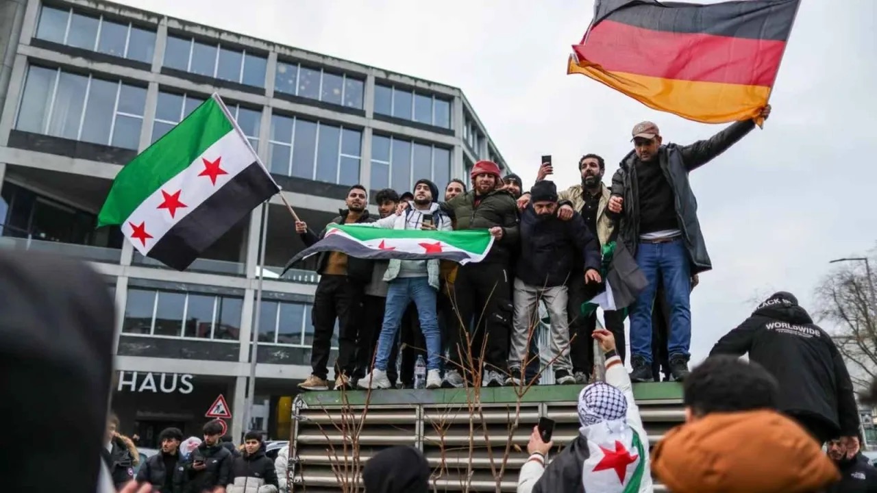 صورة حول : ألمانيا تسعى لاتفاق مع سورية لترحيل طالبي اللجوء ألمانيا تسعى لاتفاق مع سورية لترحيل طالبي اللجوء