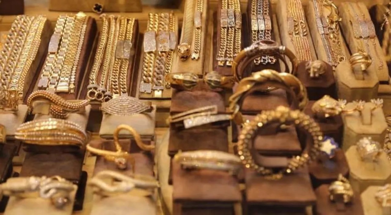 تراجع أسعار الذهب للتسعيرة الثالثة