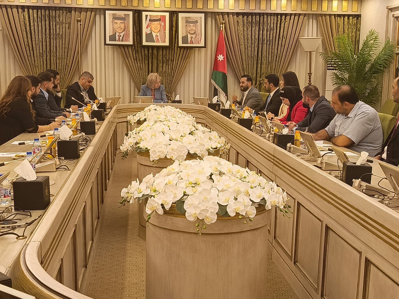 رئيسة لجنة الثقافة تلتقي وفداً من "ملهمون"