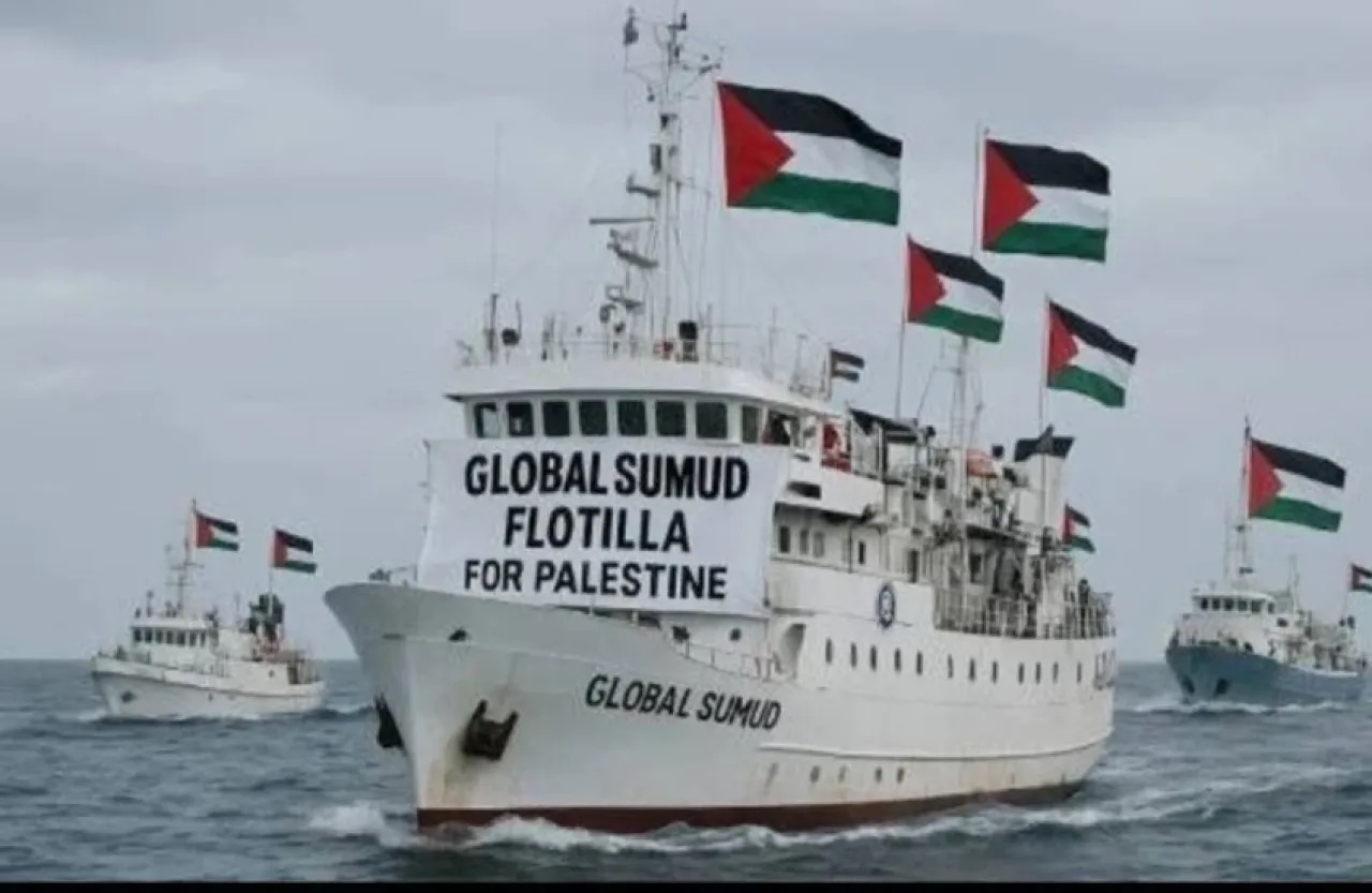 صورة حول : البحرية تستعد لاعتراض “أسطول الصمود” البحرية تستعد لاعتراض “أسطول الصمود”