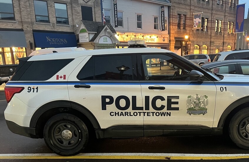 صورة حول : لص يرفع دعوى بعد فشله في سرقة سيارة: ادعى تعرضه للاعتداء من موظفي متجر كندي لص يرفع دعوى بعد فشله في سرقة سيارة: ادعى تعرضه للاعتداء من موظفي متجر كندي