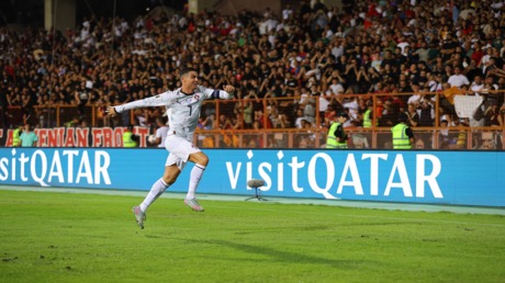 رونالدو يسجل هدفين في فوز البرتغال على أرمينيا بتصفيات كأس العالم 2026