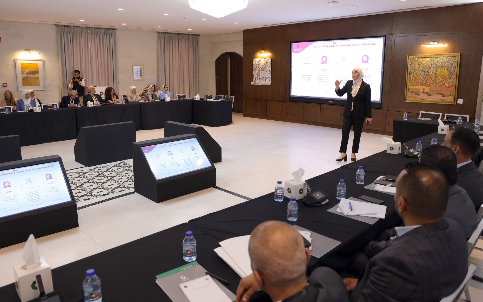 صورة حول : وفاء بني مصطفى تستعرض أولويات قطاع تمكين المرأة في البرنامج التنفيذي الثاني لرؤية التحديث الاقتصادي وفاء بني مصطفى تستعرض أولويات قطاع تمكين المرأة في البرنامج التنفيذي الثاني لرؤية التحديث الاقتصادي