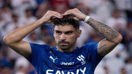 الهلال يتعادل مع القادسية 2-2 في الجولة الثانية من دوري روشن