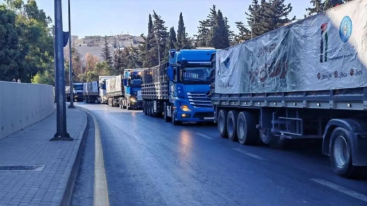 إصابة 60 سائق شاحنات فلسطينيًا ووقف المساعدات الأردنية إلى غزة
