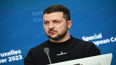 زيلينسكي يوقع قانونًا يقيّد الوصول إلى سجلات العقارات العامة