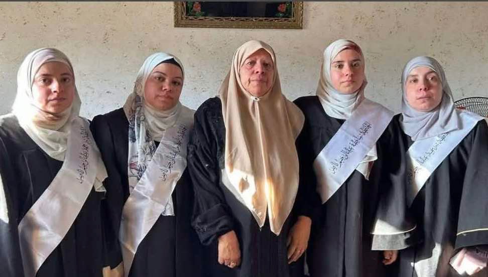 شقيقات يحفظن القرآن الكريم معًا بالضفة