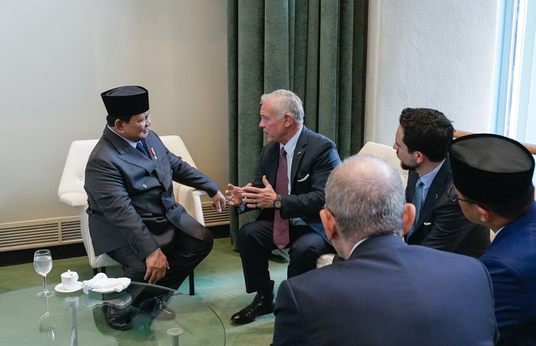 صورة حول : الملك عبدالله الثاني يلتقي رئيس إندونيسيا الملك عبدالله الثاني يلتقي رئيس إندونيسيا