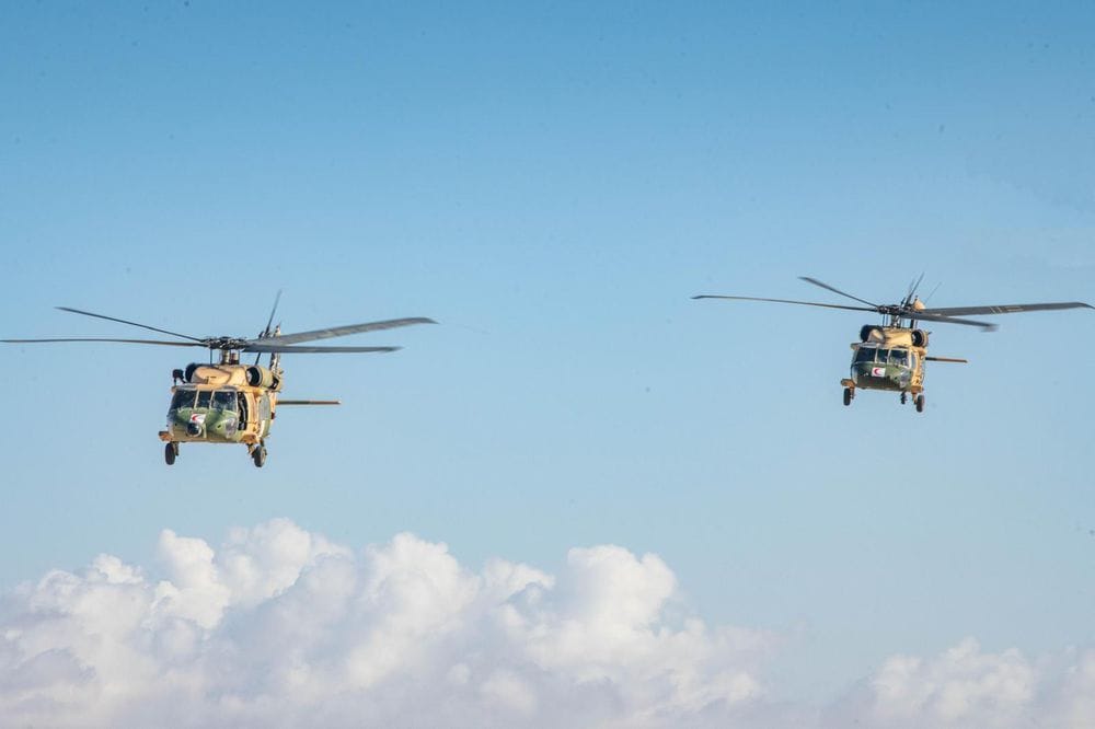 صورة حول : مروحيات أردنية تنقل الرئيس الفلسطيني محمود عباس من رام الله إلى الأردن مروحيات أردنية تنقل الرئيس الفلسطيني محمود عباس من رام الله إلى الأردن