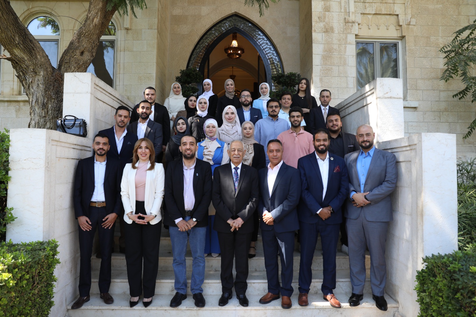 العيسوي: الأردن بقيادته الهاشمية حصن منيع وإعادة خدمة العلم محطة استراتيجية للشباب