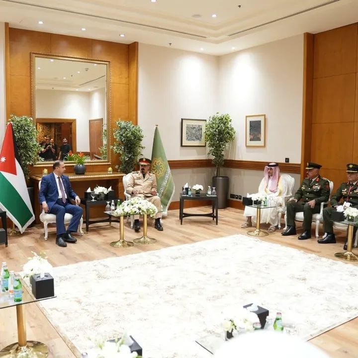 وزير الاتصال الحكومي يرعى مبادرة للتوعية بمخاطر الإرهاب ويؤكد ثبات موقف الأردن