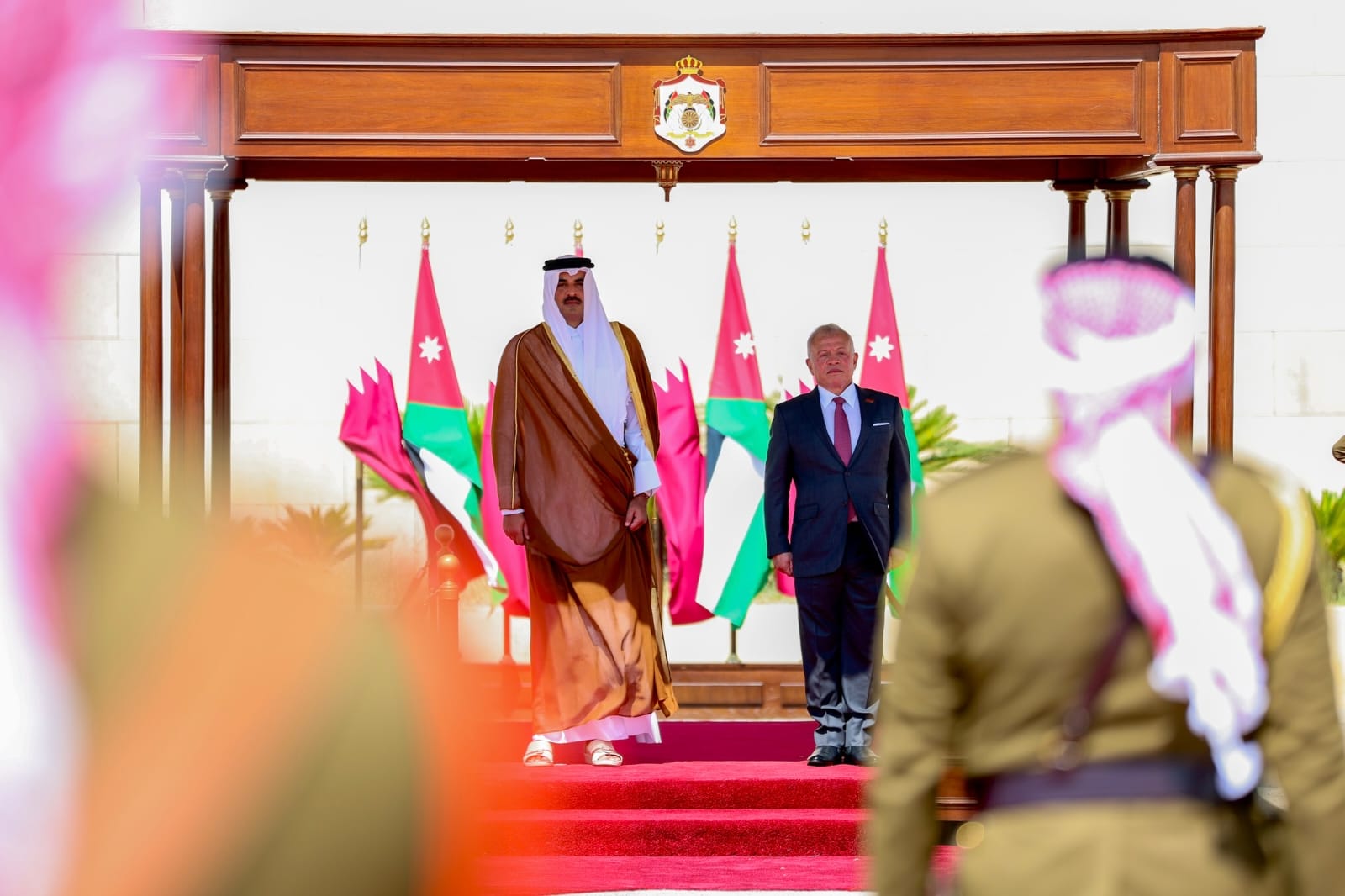 صورة حول : الميثاق الوطني: زيارة أمير قطر تكريس لعلاقات تاريخية تقودها قيادة البلدين الشقيقين. الميثاق الوطني: زيارة أمير قطر تكريس لعلاقات تاريخية تقودها قيادة البلدين الشقيقين.