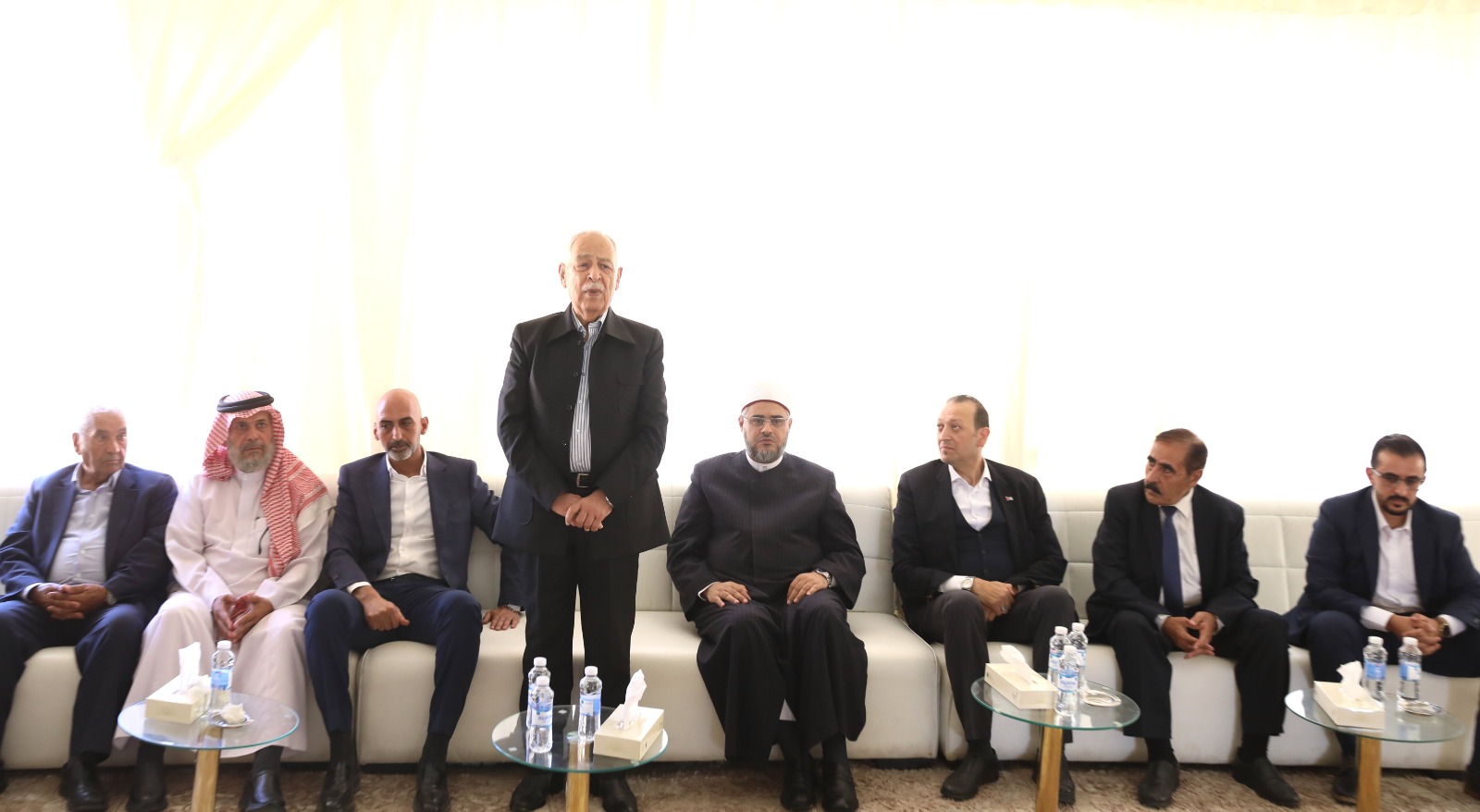 مندوبا عن الملك وولي العهد.. العيسوي يعزي عشيرة الوريكات