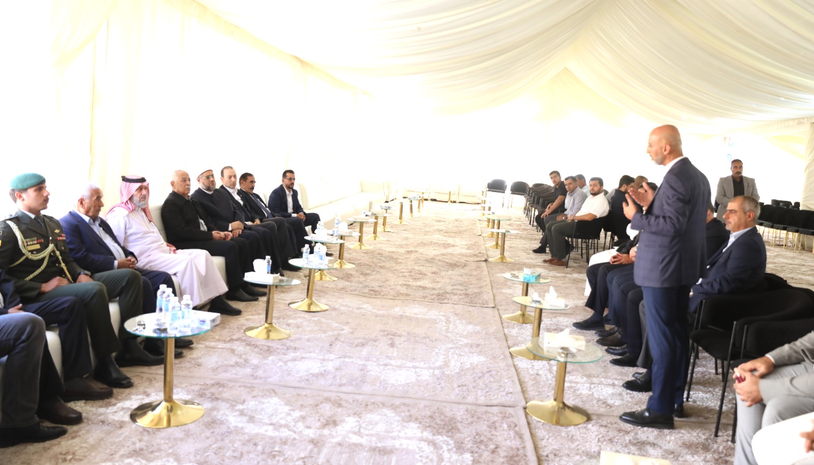 مندوبا عن الملك وولي العهد.. العيسوي يعزي عشيرة الوريكات