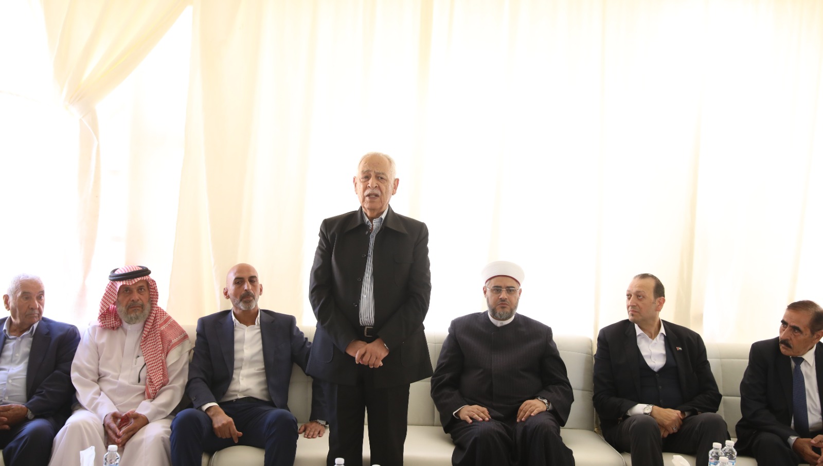 مندوبا عن الملك وولي العهد.. العيسوي يعزي عشيرة الوريكات