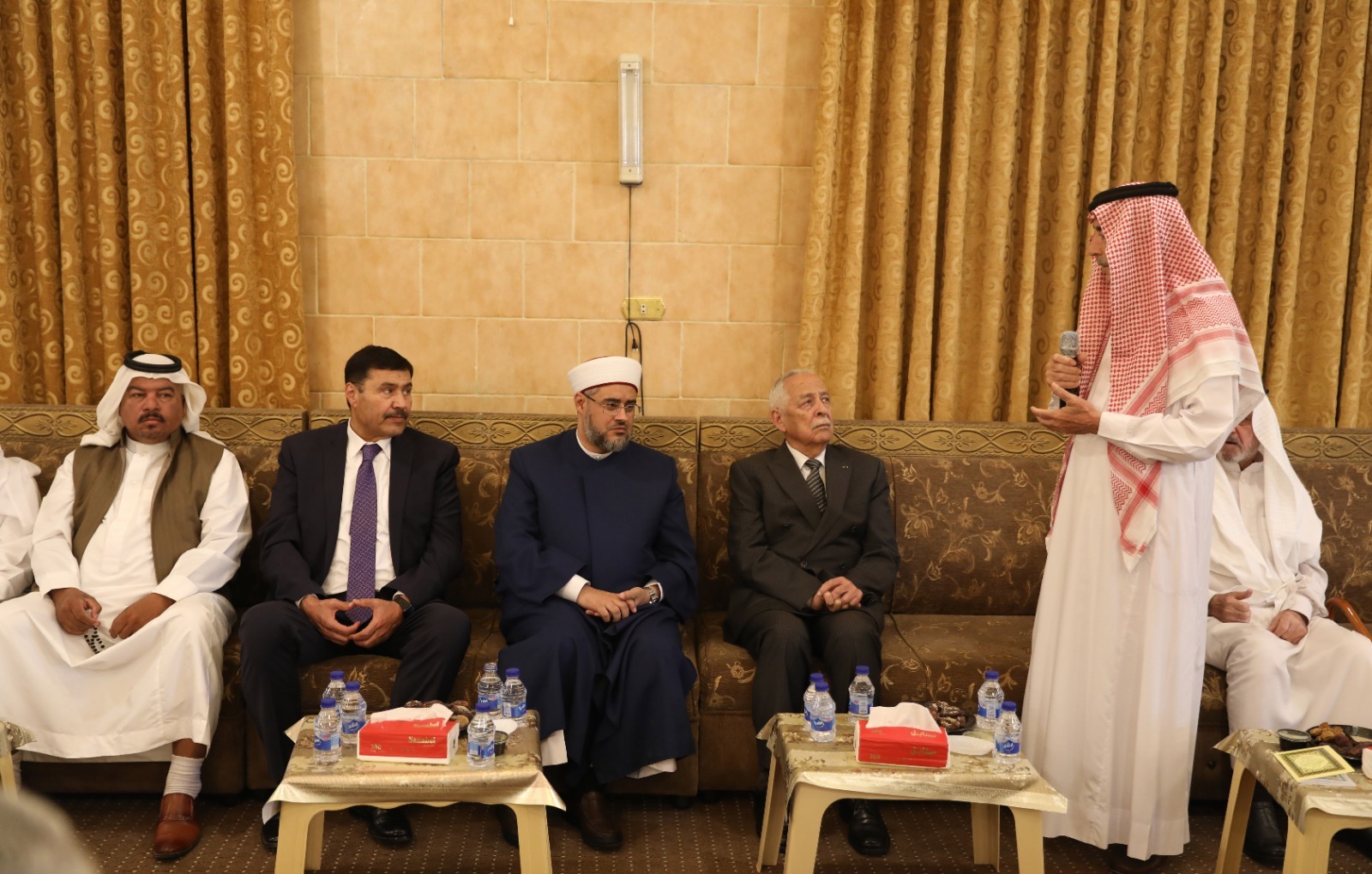 مندوبا عن الملك وولي العهد. العيسوي يعزي: بني خالد والمحارمة والعربيات والخليفات والخشمان والعدينات