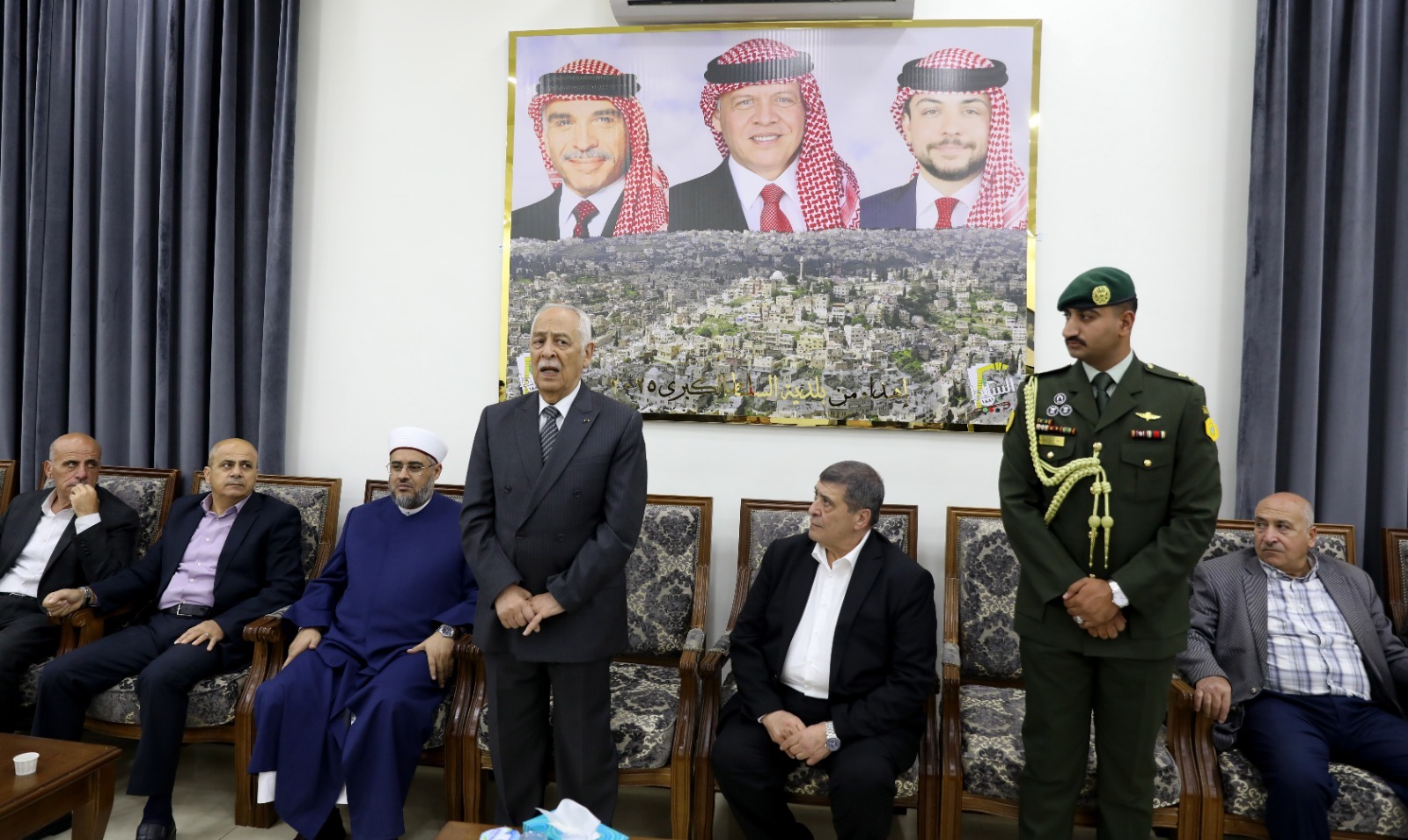 مندوبا عن الملك وولي العهد. العيسوي يعزي: بني خالد والمحارمة والعربيات والخليفات والخشمان والعدينات