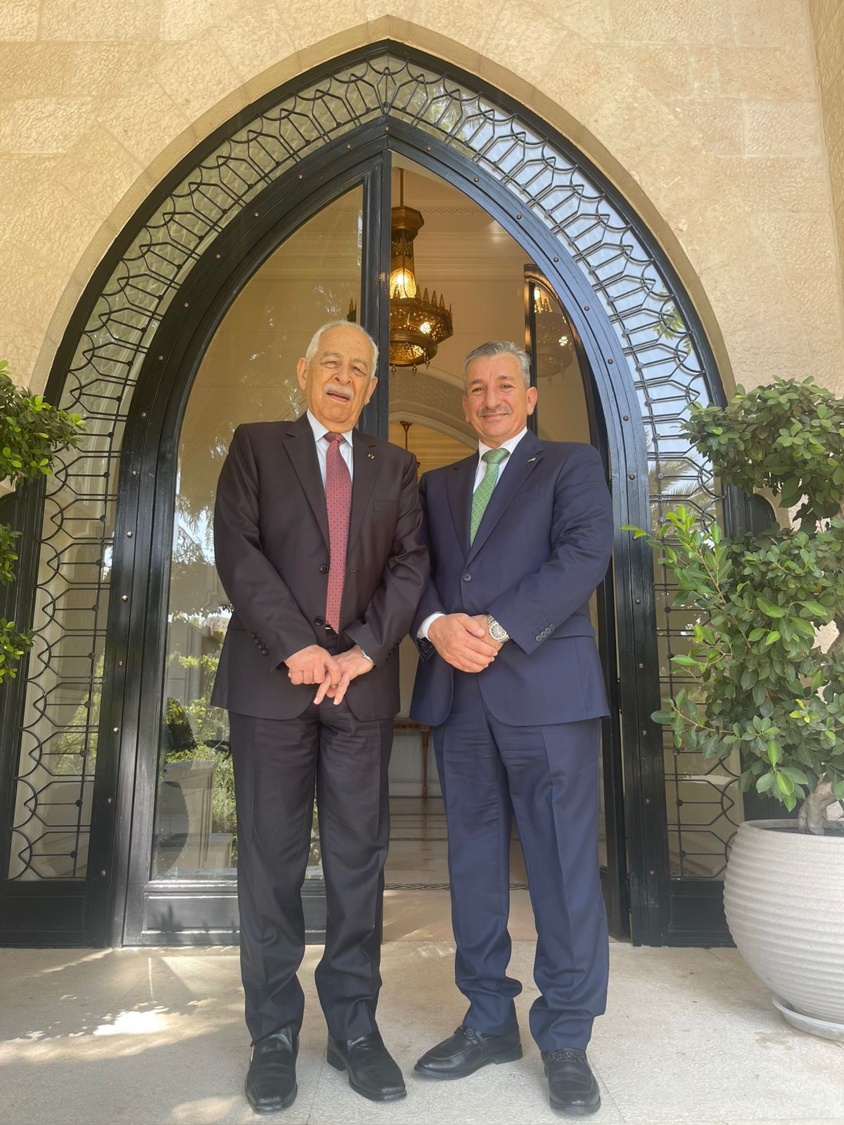 صورة حول : النائب كريشان يكتب بحق العيسوي النائب كريشان يكتب بحق العيسوي