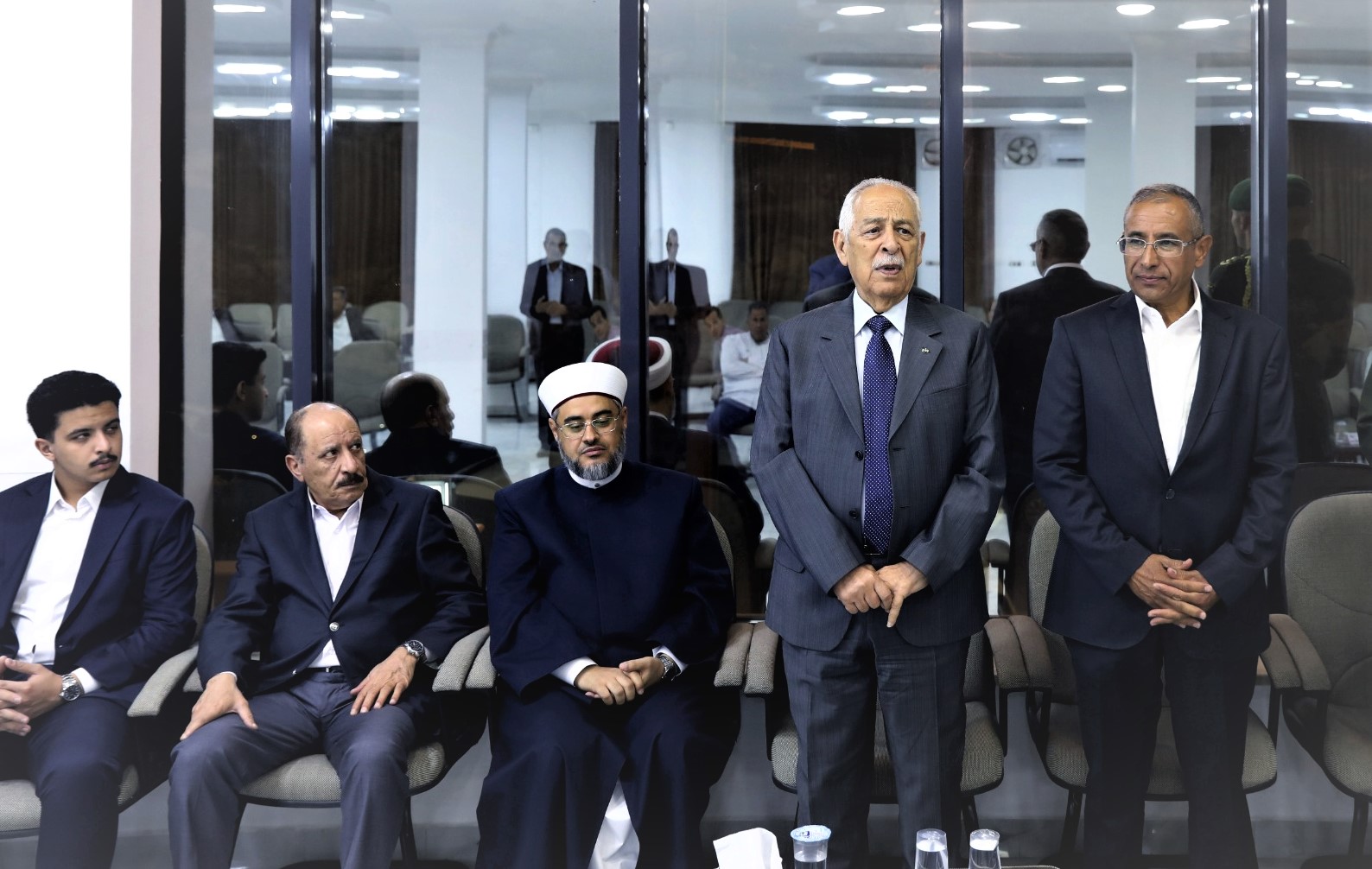 مندوبا عن الملك وولي العهد.. العيسوي يعزي عشائر العظامات وآل عباد