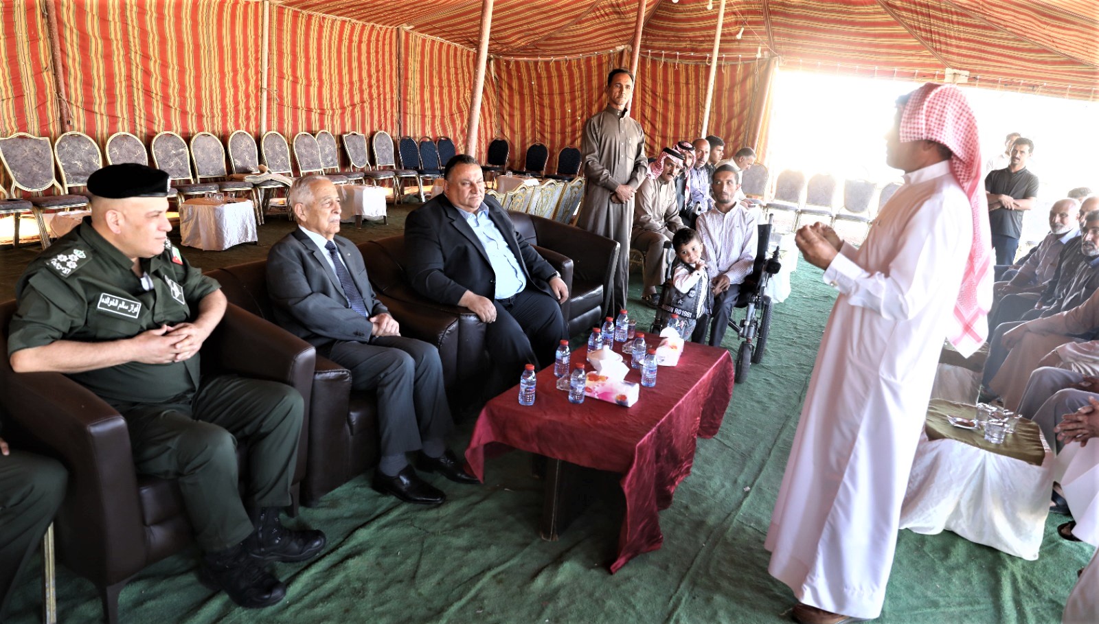 مندوبا عن الملك وولي العهد.. العيسوي يعزي عشائر العظامات وآل عباد