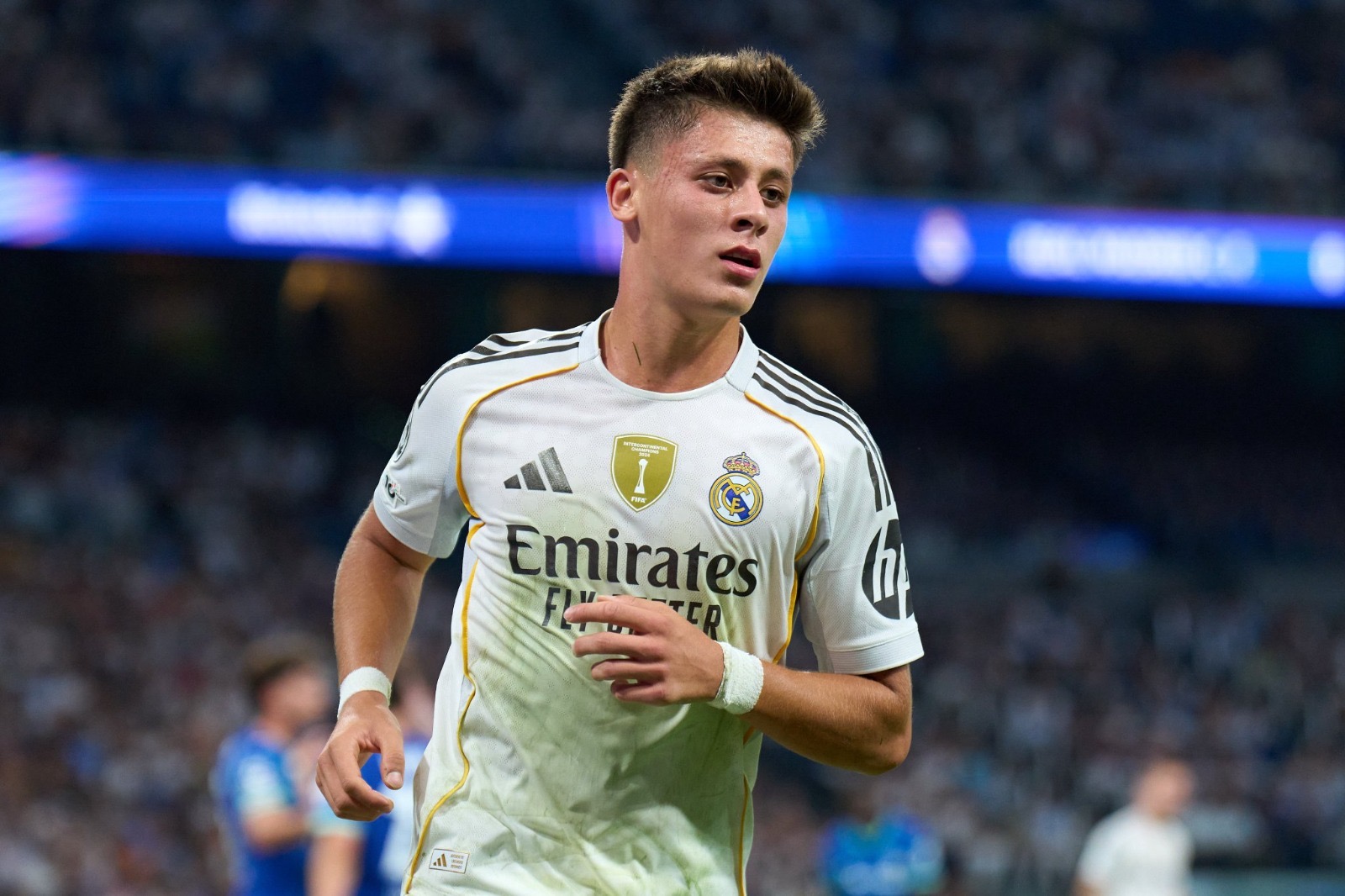 ريال مدريد يتقدم على أتلتيكو مدريد 2-1