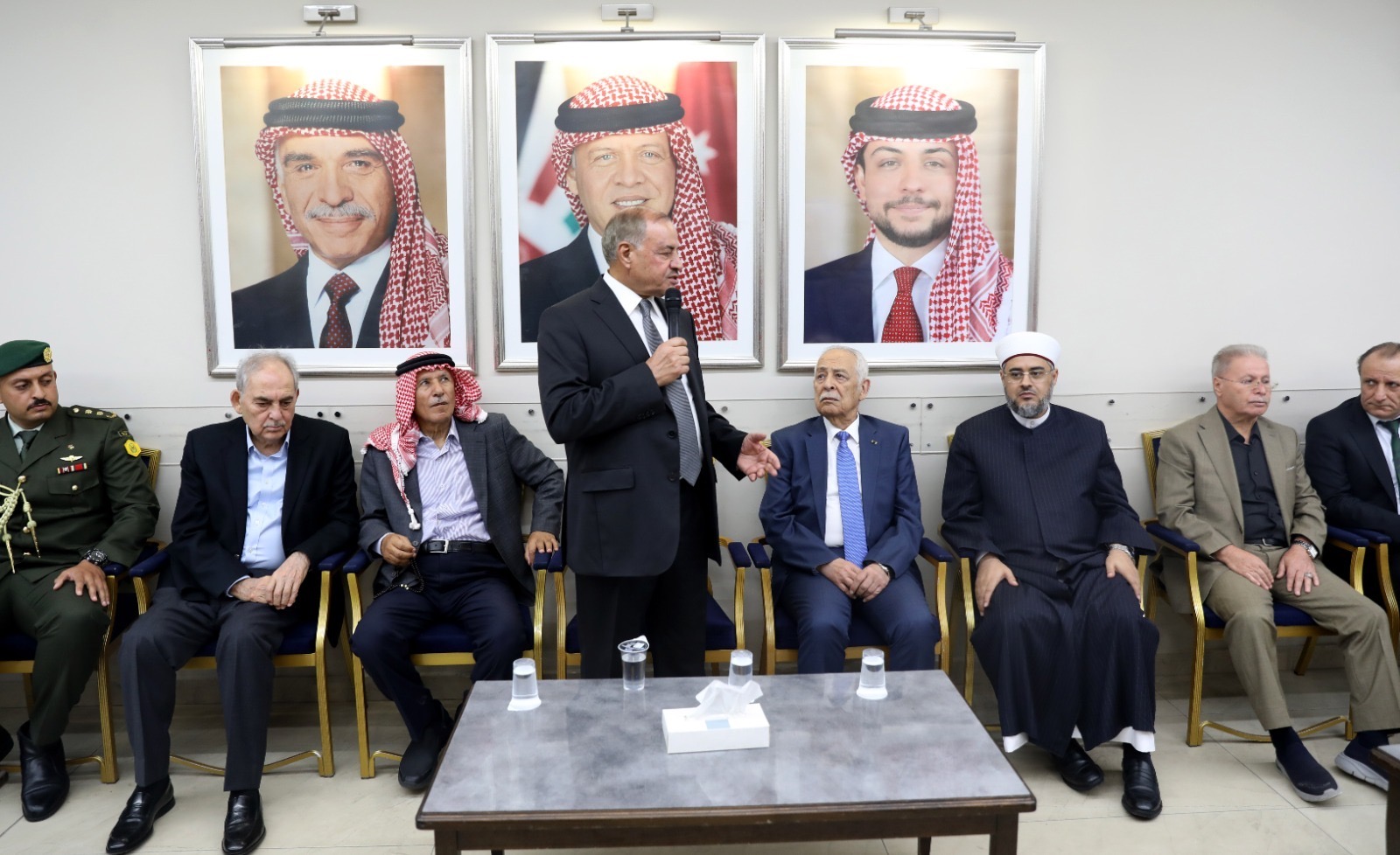 مندوبا عن الملك وولي العهد. العيسوي يعزي الروسان والشريدة والطراونة"صور"