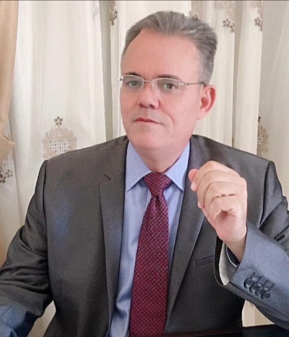 صورة حول : أهبل من لا يعلم أن الثلم الأعوج من الثور الكبير أهبل من لا يعلم أن الثلم الأعوج من الثور الكبير