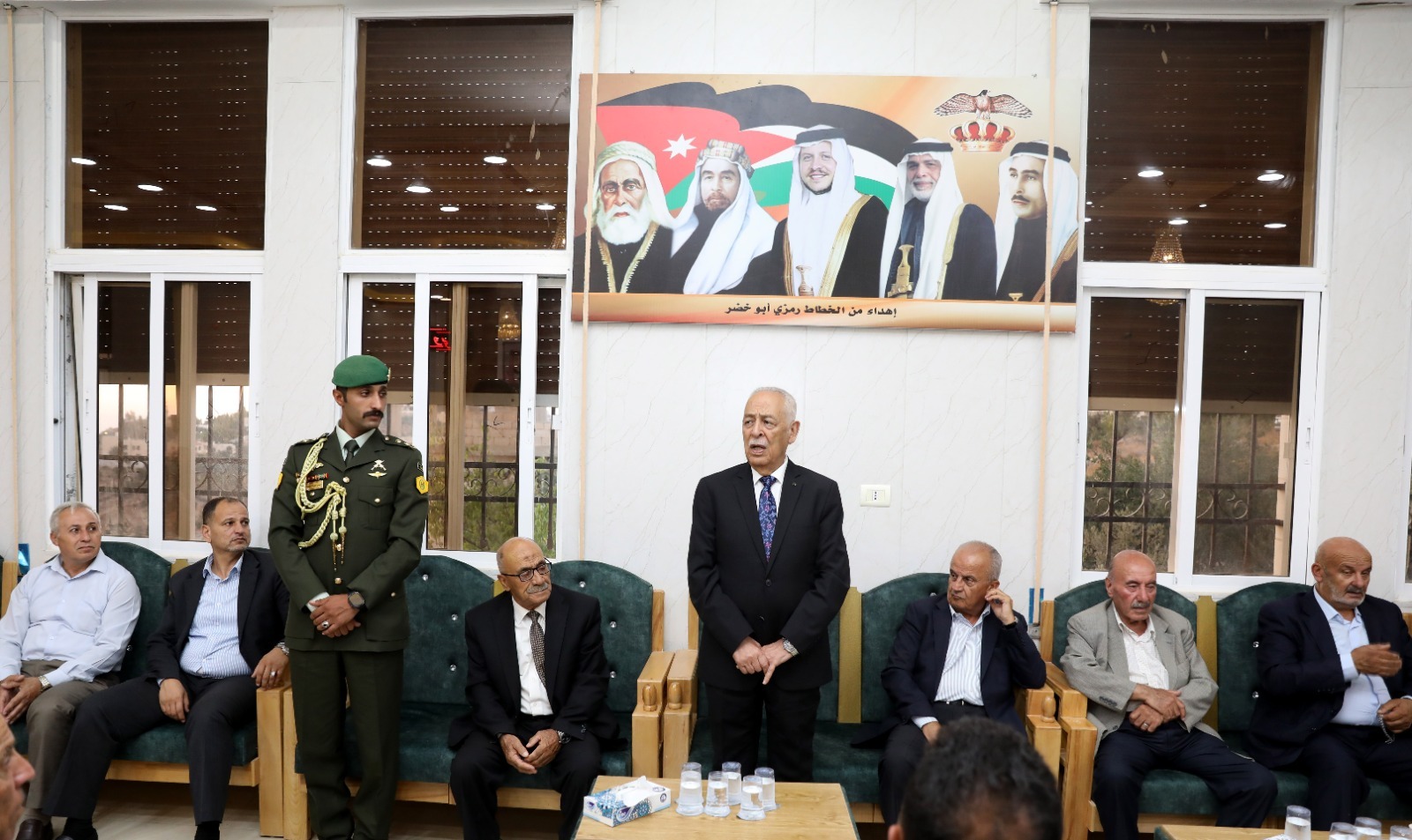 صورة حول : *مندوبا عن الملك وولي العهد. العيسوي يعزي عشيرة الغنيمات* *مندوبا عن الملك وولي العهد. العيسوي يعزي عشيرة الغنيمات*