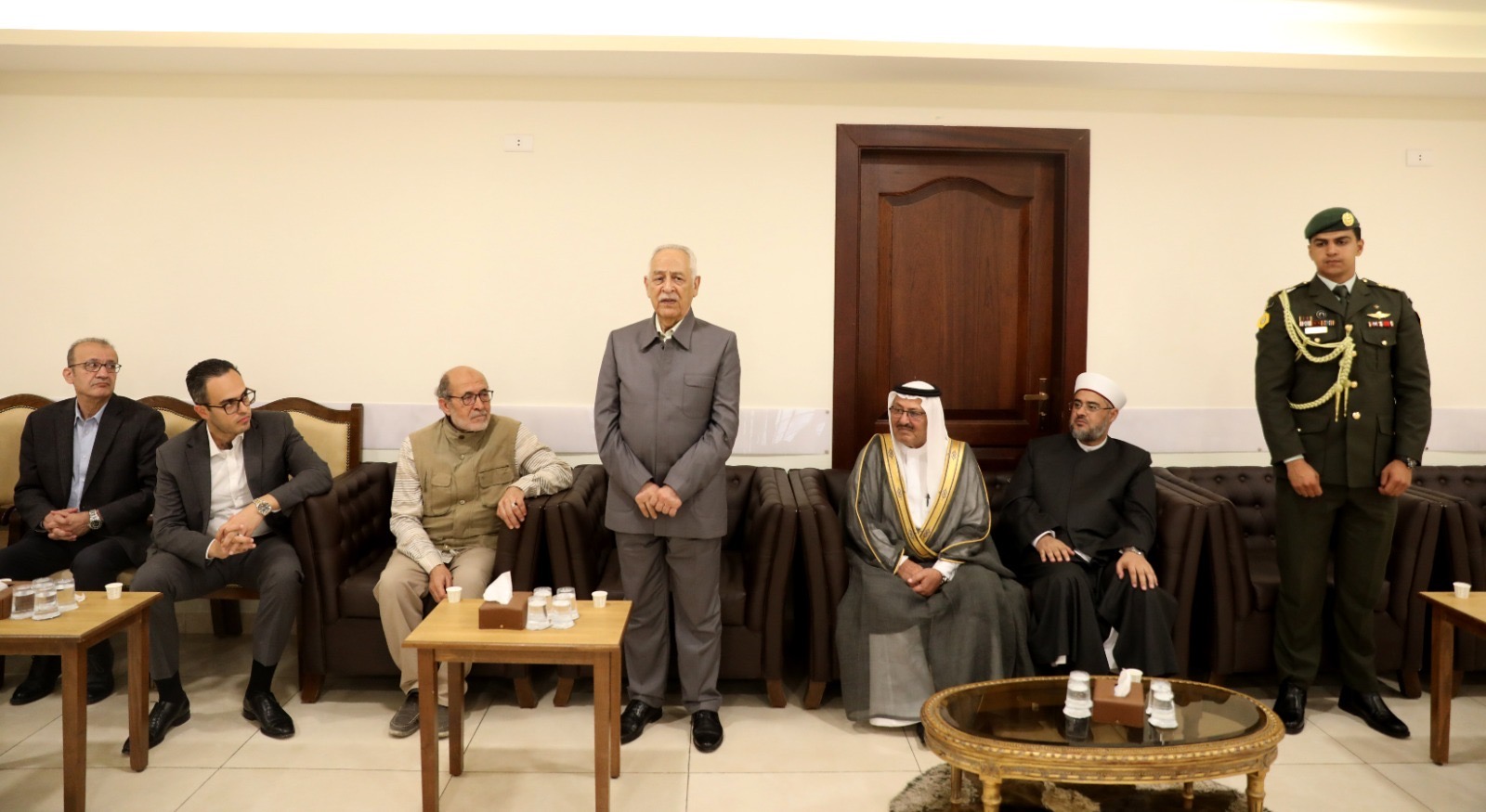 مندوبا عن الملك وولي العهد. العيسوي يعزي آل ياغي