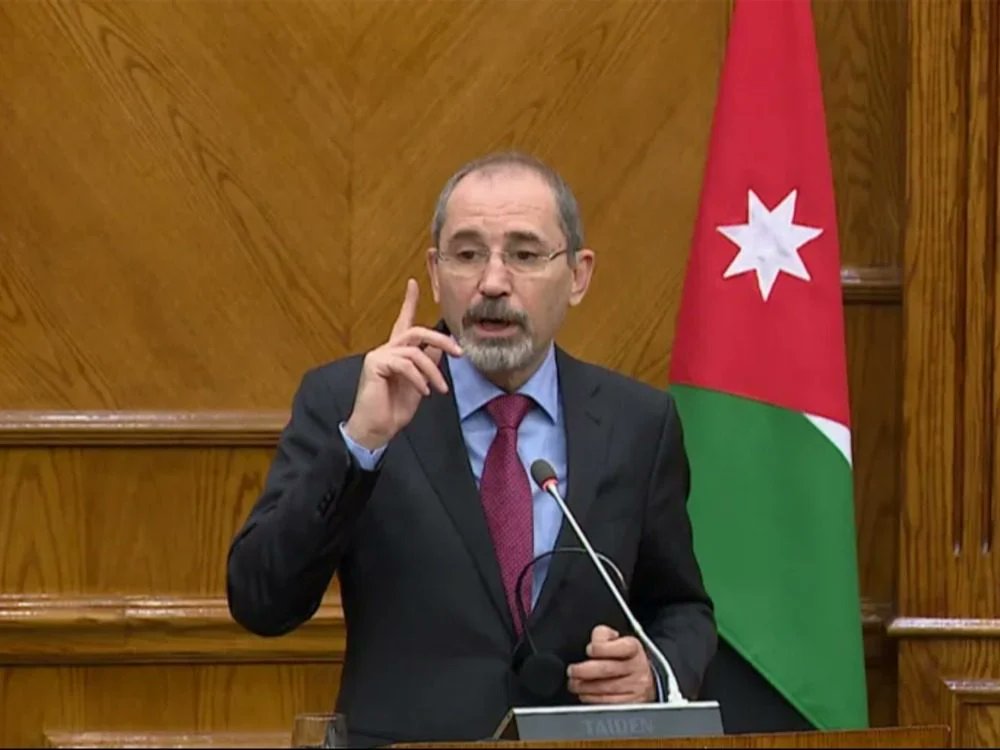 الصفدي: الأردن ملتزم بدعم إعادة إعمار سوريا وحماية وحدتها