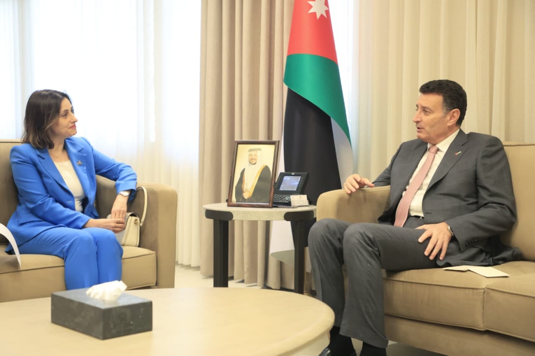 صورة حول : الصفدي يستقبل السفيرة اليونانية لبحث تعزيز التعاون البرلماني والتنموي الصفدي يستقبل السفيرة اليونانية لبحث تعزيز التعاون البرلماني والتنموي