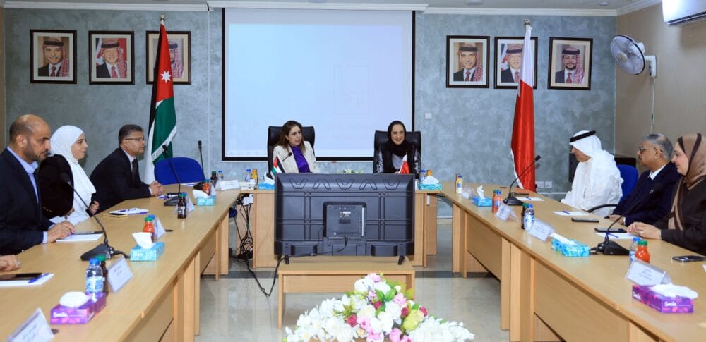 صورة حول : المدير العام للإسكان تستقبل وزيرة الإسكان البحرينية المدير العام للإسكان تستقبل وزيرة الإسكان البحرينية