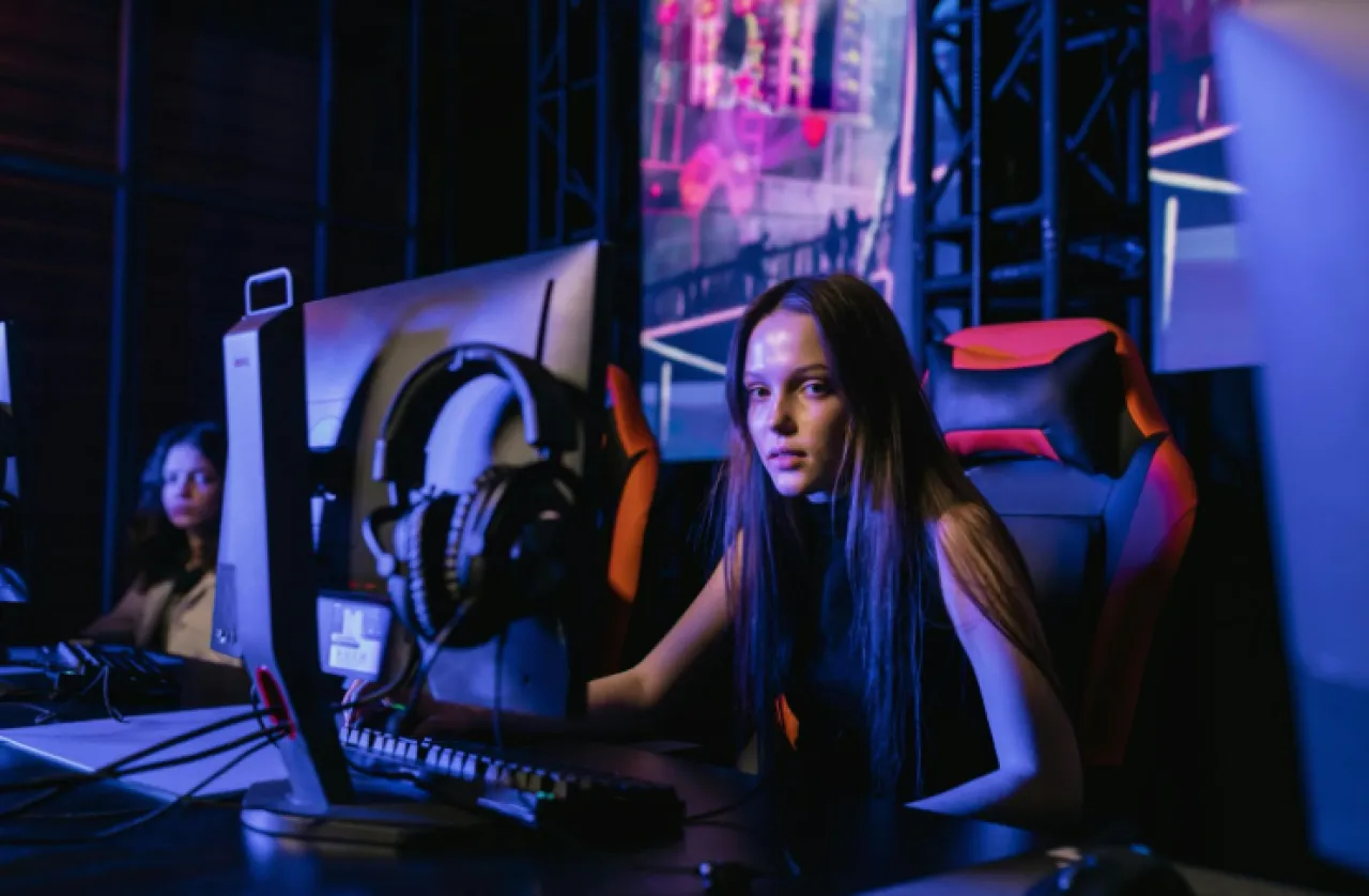 صورة حول : الترفيه الرقمي: كيف أعادت التكنولوجيا صياغة وقت الفراغ؟ الترفيه الرقمي: كيف أعادت التكنولوجيا صياغة وقت الفراغ؟