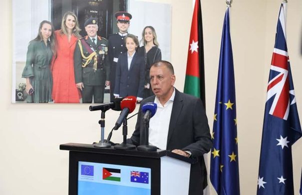 صورة حول : وزير الداخلية يفتتح غرفة عمليات الإدارة المتكاملة ومبنى المسافرين الجديد في مركز حدود الكرامة وزير الداخلية يفتتح غرفة عمليات الإدارة المتكاملة ومبنى المسافرين الجديد في مركز حدود الكرامة