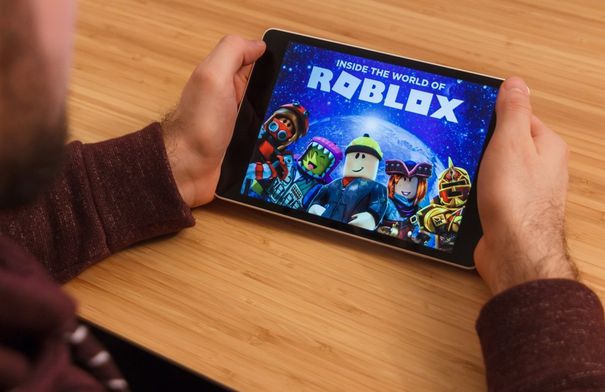 عطل مفاجئ في لعبة "روبلوكس" يثير جدلاً في الأردن