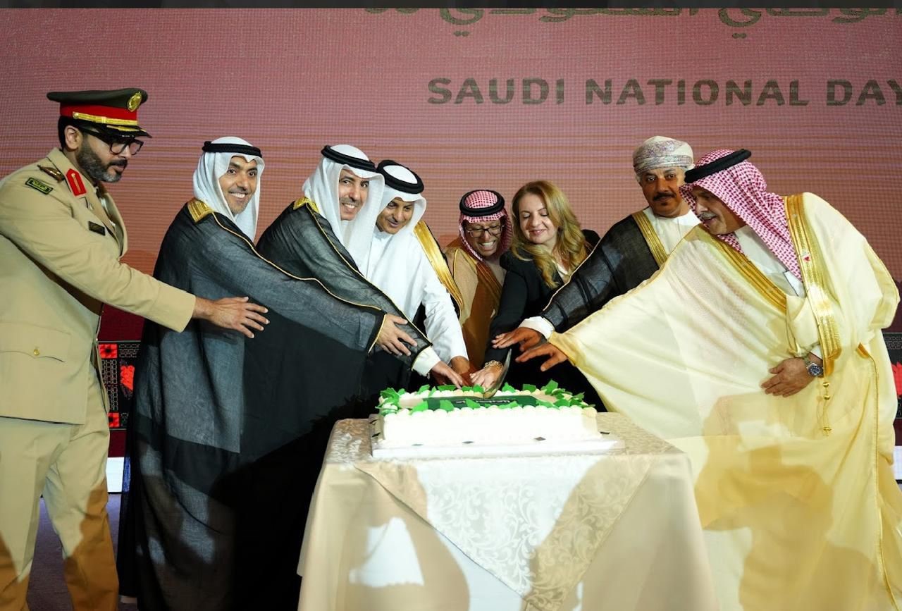 صورة حول : بحضور رسمي أردني..السفارة السعودية في عمّان تحتفل باليوم الوطني الـ95 بحضور رسمي أردني..السفارة السعودية في عمّان تحتفل باليوم الوطني الـ95