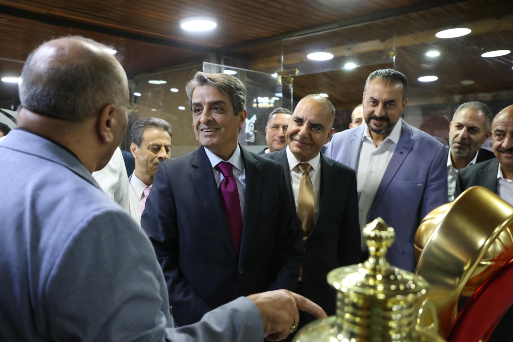 وزير الشباب يهنئ سيدات الفحيص باللقب العربي