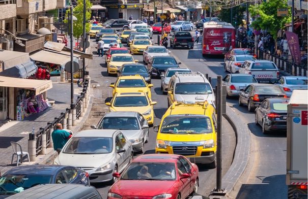 صورة حول : الأمن العام يضبط مركبة شحن تقل 21 راكبًا في الصندوق الخلفي الأمن العام يضبط مركبة شحن تقل 21 راكبًا في الصندوق الخلفي