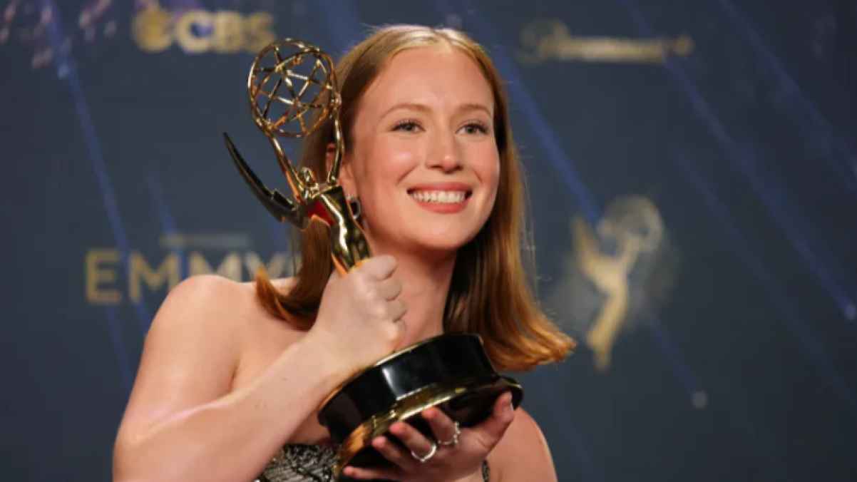 حفل إيمي 77 يتحوّل إلى منصة تضامن مع فلسطين