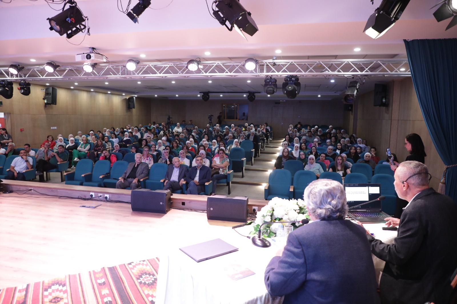 "حماد": تحولات أوروبا تخدم فلسطين .. و"عبدالرحمن": الزخم الشعبي ورقة استراتيجية